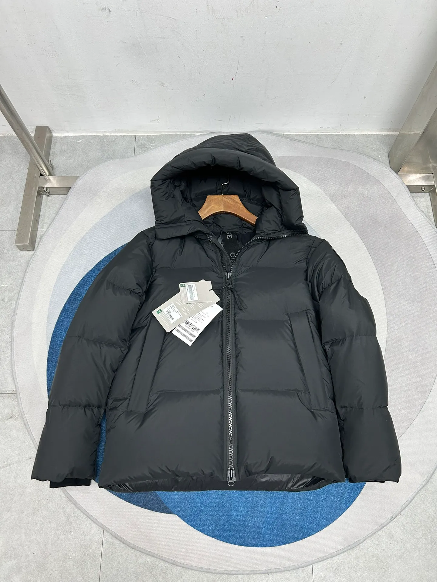 P980 Top Version 2282MB Crofton Puffer New Matte Men's Jacket Down Color: Black Black Label. Size: S M L XL XXL.